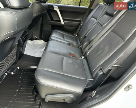 Белый Тойота Ленд Крузер Прадо, объемом двигателя 3.96 л и пробегом 131 тыс. км за 39900 $, фото 33 на Automoto.ua