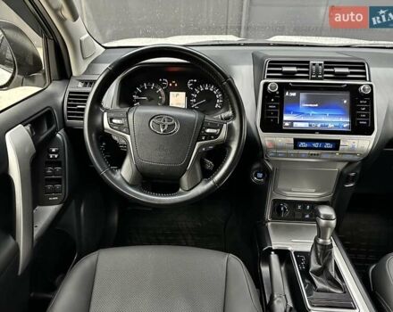 Белый Тойота Ленд Крузер Прадо, объемом двигателя 4 л и пробегом 119 тыс. км за 35450 $, фото 54 на Automoto.ua