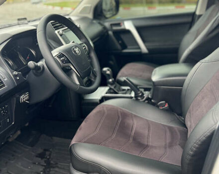 Белый Тойота Ленд Крузер Прадо, объемом двигателя 2.76 л и пробегом 146 тыс. км за 35000 $, фото 8 на Automoto.ua