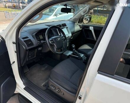 Белый Тойота Ленд Крузер Прадо, объемом двигателя 4 л и пробегом 119 тыс. км за 34950 $, фото 12 на Automoto.ua