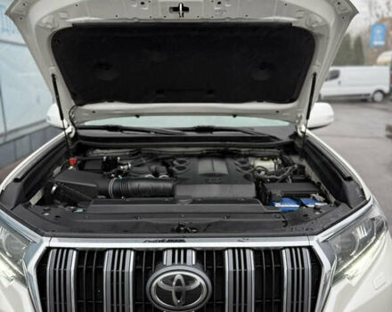 Белый Тойота Ленд Крузер Прадо, объемом двигателя 4 л и пробегом 64 тыс. км за 42900 $, фото 28 на Automoto.ua