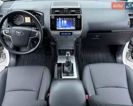 Белый Тойота Ленд Крузер Прадо, объемом двигателя 4 л и пробегом 79 тыс. км за 38700 $, фото 35 на Automoto.ua