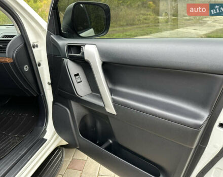 Белый Тойота Ленд Крузер Прадо, объемом двигателя 3.96 л и пробегом 131 тыс. км за 39900 $, фото 50 на Automoto.ua