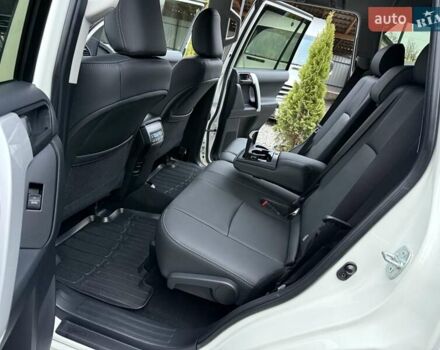 Белый Тойота Ленд Крузер Прадо, объемом двигателя 4 л и пробегом 79 тыс. км за 38700 $, фото 43 на Automoto.ua