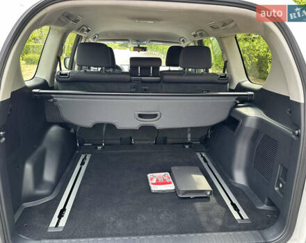 Белый Тойота Ленд Крузер Прадо, объемом двигателя 2.8 л и пробегом 77 тыс. км за 38500 $, фото 4 на Automoto.ua