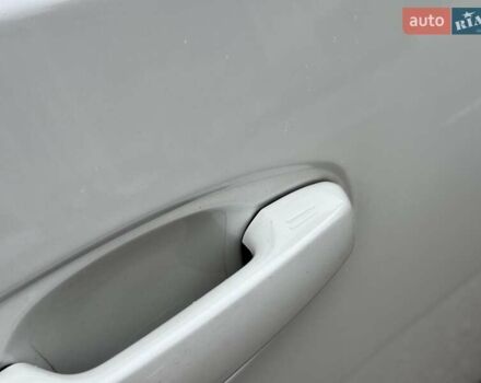 Белый Тойота Ленд Крузер Прадо, объемом двигателя 4 л и пробегом 119 тыс. км за 35450 $, фото 39 на Automoto.ua