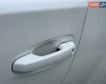 Белый Тойота Ленд Крузер Прадо, объемом двигателя 4 л и пробегом 79 тыс. км за 38700 $, фото 69 на Automoto.ua