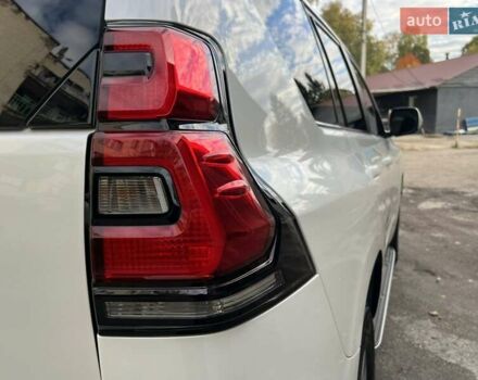 Белый Тойота Ленд Крузер Прадо, объемом двигателя 3.96 л и пробегом 103 тыс. км за 39500 $, фото 16 на Automoto.ua