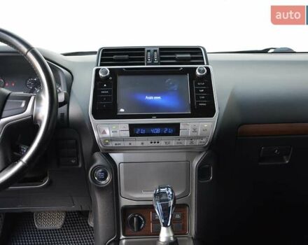 Белый Тойота Ленд Крузер Прадо, объемом двигателя 4 л и пробегом 140 тыс. км за 36500 $, фото 6 на Automoto.ua