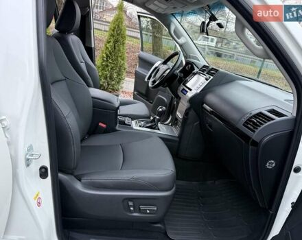 Белый Тойота Ленд Крузер Прадо, объемом двигателя 4 л и пробегом 79 тыс. км за 38700 $, фото 37 на Automoto.ua