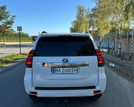 Белый Тойота Ленд Крузер Прадо, объемом двигателя 3.96 л и пробегом 101 тыс. км за 39000 $, фото 3 на Automoto.ua