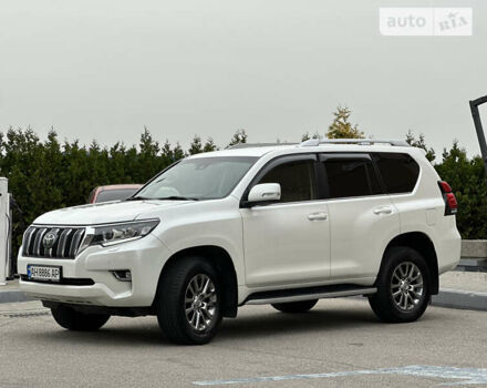 Белый Тойота Ленд Крузер Прадо, объемом двигателя 2.76 л и пробегом 127 тыс. км за 40999 $, фото 1 на Automoto.ua
