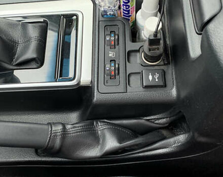 Белый Тойота Ленд Крузер Прадо, объемом двигателя 3.96 л и пробегом 71 тыс. км за 49999 $, фото 16 на Automoto.ua