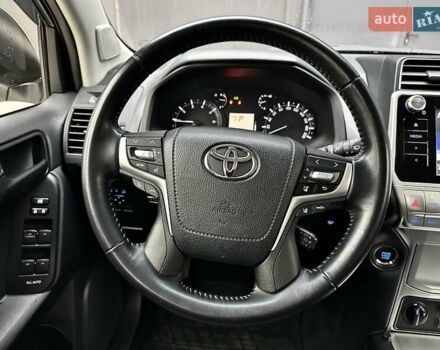 Белый Тойота Ленд Крузер Прадо, объемом двигателя 4 л и пробегом 119 тыс. км за 35450 $, фото 55 на Automoto.ua