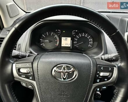 Белый Тойота Ленд Крузер Прадо, объемом двигателя 4 л и пробегом 119 тыс. км за 35450 $, фото 101 на Automoto.ua