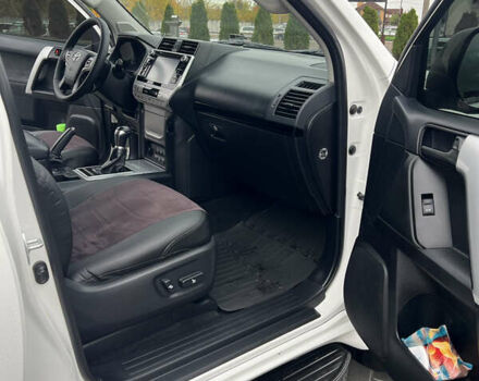 Белый Тойота Ленд Крузер Прадо, объемом двигателя 2.76 л и пробегом 146 тыс. км за 35000 $, фото 17 на Automoto.ua