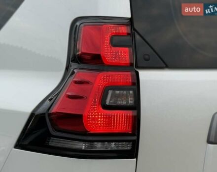 Белый Тойота Ленд Крузер Прадо, объемом двигателя 4 л и пробегом 79 тыс. км за 38700 $, фото 30 на Automoto.ua