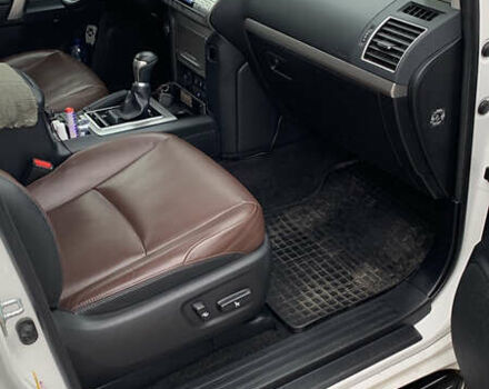 Белый Тойота Ленд Крузер Прадо, объемом двигателя 3.96 л и пробегом 71 тыс. км за 49999 $, фото 22 на Automoto.ua