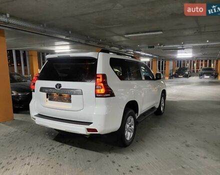 Белый Тойота Ленд Крузер Прадо, объемом двигателя 4 л и пробегом 69 тыс. км за 39900 $, фото 2 на Automoto.ua