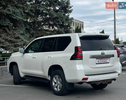 Білий Тойота Ленд Крузер Прадо, об'ємом двигуна 4 л та пробігом 72 тис. км за 38500 $, фото 3 на Automoto.ua