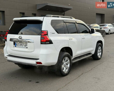 Белый Тойота Ленд Крузер Прадо, объемом двигателя 4 л и пробегом 175 тыс. км за 33500 $, фото 2 на Automoto.ua