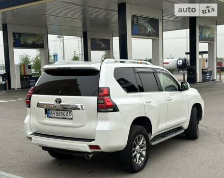 Белый Тойота Ленд Крузер Прадо, объемом двигателя 2.76 л и пробегом 127 тыс. км за 40999 $, фото 3 на Automoto.ua