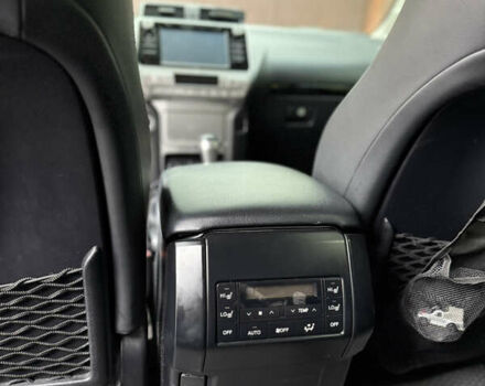 Белый Тойота Ленд Крузер Прадо, объемом двигателя 3.96 л и пробегом 140 тыс. км за 37500 $, фото 7 на Automoto.ua