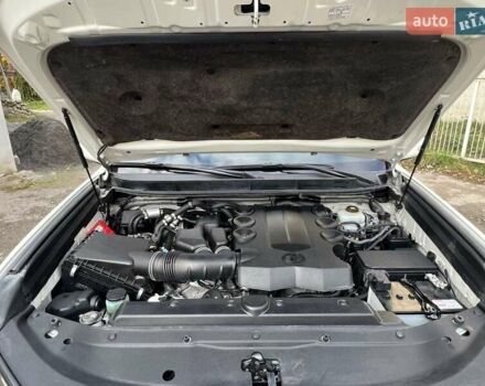 Белый Тойота Ленд Крузер Прадо, объемом двигателя 3.96 л и пробегом 103 тыс. км за 39500 $, фото 18 на Automoto.ua