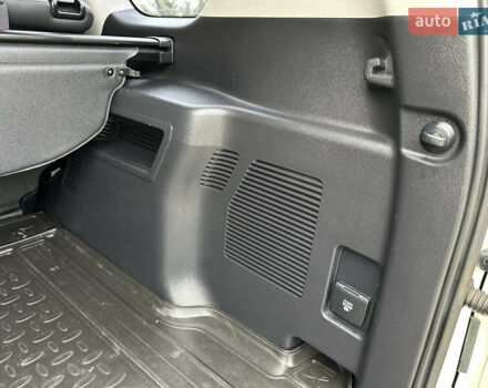 Белый Тойота Ленд Крузер Прадо, объемом двигателя 3.96 л и пробегом 131 тыс. км за 39900 $, фото 41 на Automoto.ua