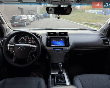 Білий Тойота Ленд Крузер Прадо, об'ємом двигуна 4 л та пробігом 175 тис. км за 34500 $, фото 21 на Automoto.ua