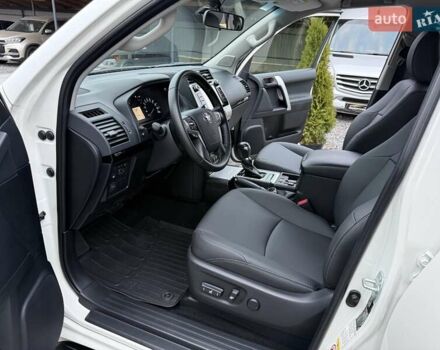 Белый Тойота Ленд Крузер Прадо, объемом двигателя 4 л и пробегом 79 тыс. км за 38700 $, фото 41 на Automoto.ua
