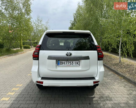 Белый Тойота Ленд Крузер Прадо, объемом двигателя 2.8 л и пробегом 77 тыс. км за 38500 $, фото 3 на Automoto.ua