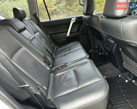 Белый Тойота Ленд Крузер Прадо, объемом двигателя 3.96 л и пробегом 131 тыс. км за 39900 $, фото 43 на Automoto.ua