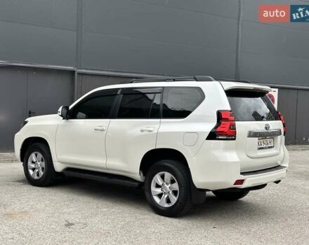 Белый Тойота Ленд Крузер Прадо, объемом двигателя 4 л и пробегом 119 тыс. км за 35450 $, фото 42 на Automoto.ua