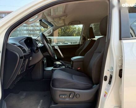 Белый Тойота Ленд Крузер Прадо, объемом двигателя 4 л и пробегом 119 тыс. км за 34950 $, фото 8 на Automoto.ua