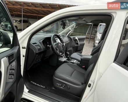 Белый Тойота Ленд Крузер Прадо, объемом двигателя 2.76 л и пробегом 141 тыс. км за 38500 $, фото 31 на Automoto.ua