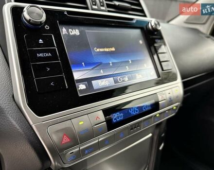 Белый Тойота Ленд Крузер Прадо, объемом двигателя 4 л и пробегом 119 тыс. км за 35450 $, фото 88 на Automoto.ua