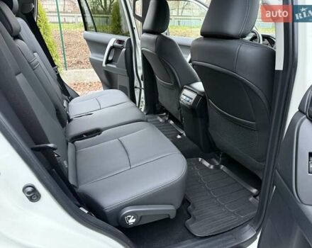 Белый Тойота Ленд Крузер Прадо, объемом двигателя 4 л и пробегом 79 тыс. км за 38700 $, фото 45 на Automoto.ua