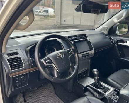 Белый Тойота Ленд Крузер Прадо, объемом двигателя 3.96 л и пробегом 103 тыс. км за 39500 $, фото 20 на Automoto.ua