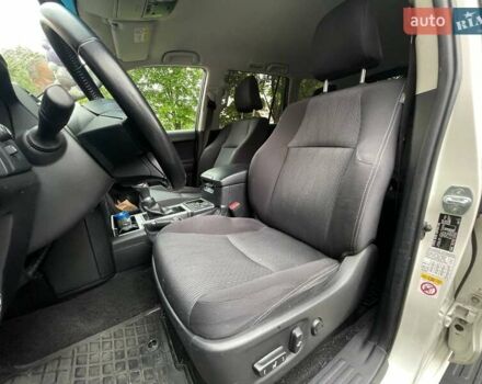 Білий Тойота Ленд Крузер Прадо, об'ємом двигуна 4 л та пробігом 72 тис. км за 38500 $, фото 15 на Automoto.ua