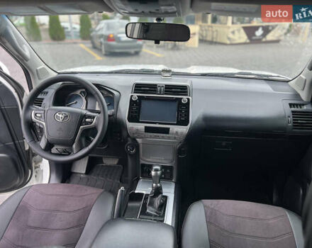 Белый Тойота Ленд Крузер Прадо, объемом двигателя 2.76 л и пробегом 146 тыс. км за 35000 $, фото 20 на Automoto.ua