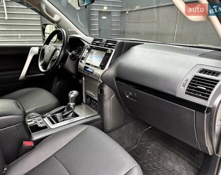 Белый Тойота Ленд Крузер Прадо, объемом двигателя 4 л и пробегом 119 тыс. км за 35450 $, фото 61 на Automoto.ua