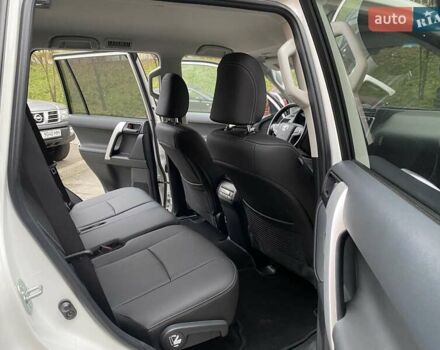 Белый Тойота Ленд Крузер Прадо, объемом двигателя 4 л и пробегом 69 тыс. км за 39900 $, фото 10 на Automoto.ua