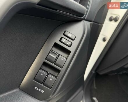 Белый Тойота Ленд Крузер Прадо, объемом двигателя 2.76 л и пробегом 141 тыс. км за 38500 $, фото 54 на Automoto.ua