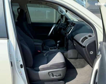 Белый Тойота Ленд Крузер Прадо, объемом двигателя 4 л и пробегом 119 тыс. км за 34950 $, фото 9 на Automoto.ua