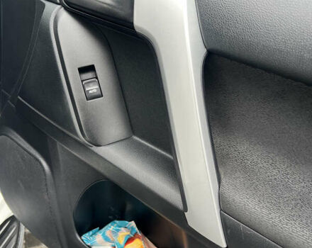 Белый Тойота Ленд Крузер Прадо, объемом двигателя 2.76 л и пробегом 146 тыс. км за 35000 $, фото 18 на Automoto.ua