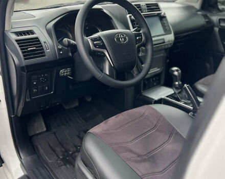 Белый Тойота Ленд Крузер Прадо, объемом двигателя 2.76 л и пробегом 146 тыс. км за 35000 $, фото 5 на Automoto.ua