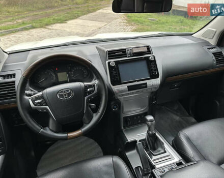 Белый Тойота Ленд Крузер Прадо, объемом двигателя 3.96 л и пробегом 131 тыс. км за 39900 $, фото 37 на Automoto.ua