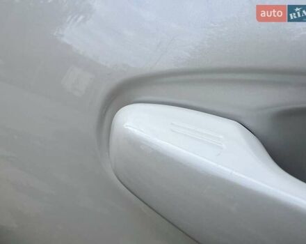 Белый Тойота Ленд Крузер Прадо, объемом двигателя 3.96 л и пробегом 103 тыс. км за 39500 $, фото 17 на Automoto.ua