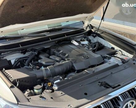 Белый Тойота Ленд Крузер Прадо, объемом двигателя 4 л и пробегом 119 тыс. км за 34950 $, фото 28 на Automoto.ua